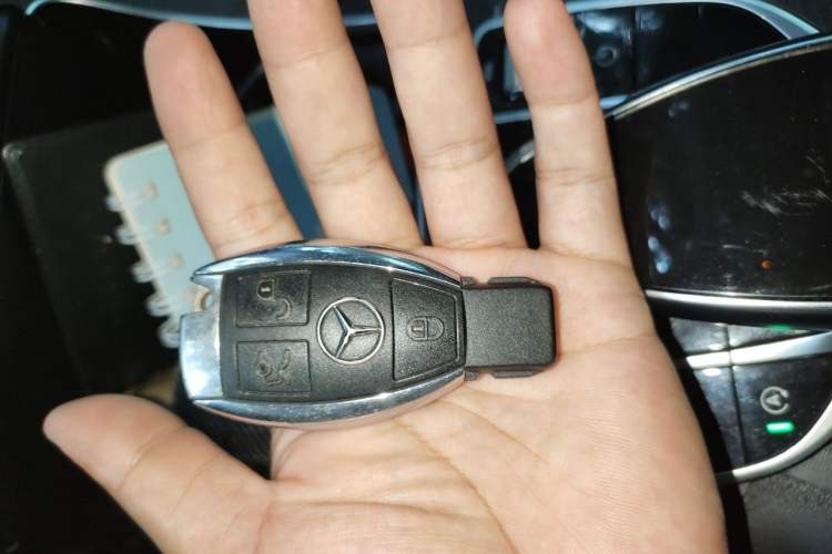 Used Mercedes-Benz C-Class 2017 C 200 L Sport Edition Vehicle Key