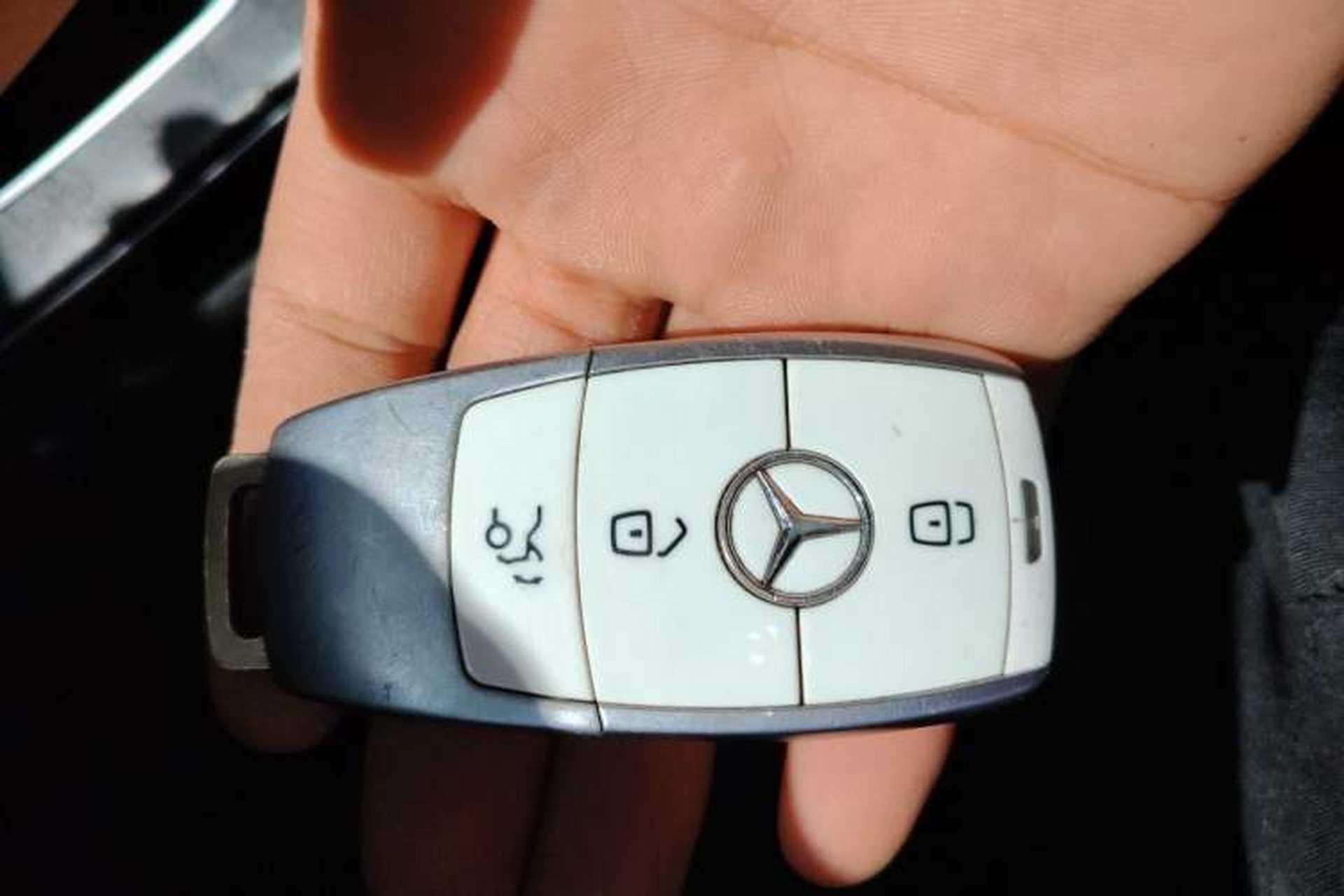Used Mercedes-Benz C-Class 2017 Facelift C 200 L Sport Edition Vehicle Key