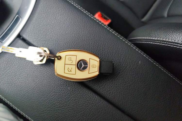 Used Mercedes-Benz C-Class 2017 C 200 L Vehicle Key