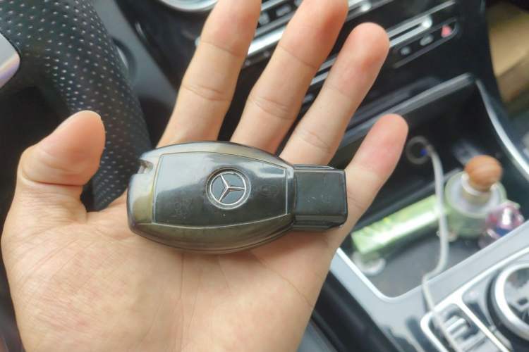 Used Mercedes-Benz C-Class 2017 C 200 Sport Edition Vehicle Key