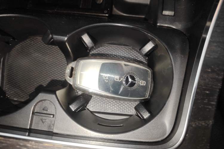 Used Mercedes-Benz C-Class 2017 C 200 L Sport Edition Vehicle Key