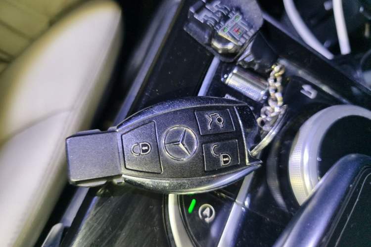 Used Mercedes-Benz C-Class 2017 Restyled C 200 Sport Edition Vehicle Key