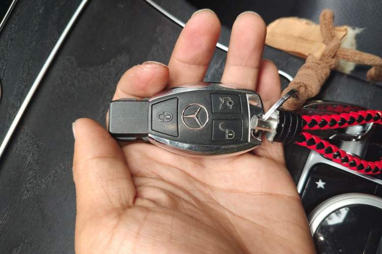 Used Mercedes-Benz C-Class 2017 C 200 L Sport Edition Vehicle Key