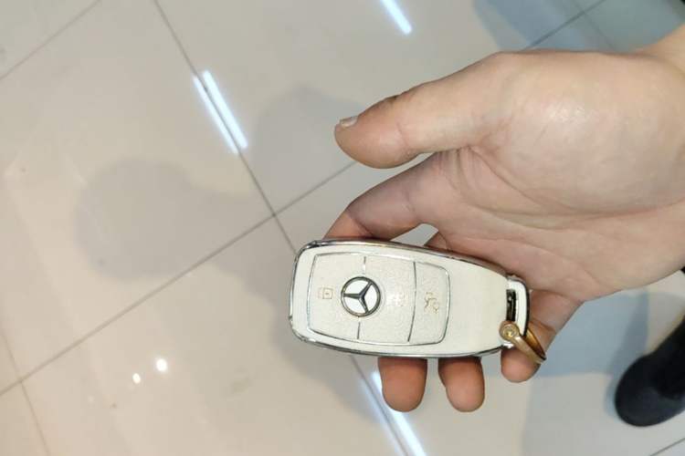 Used Mercedes-Benz C-Class 2017 C 200 L Sport Edition Vehicle Key