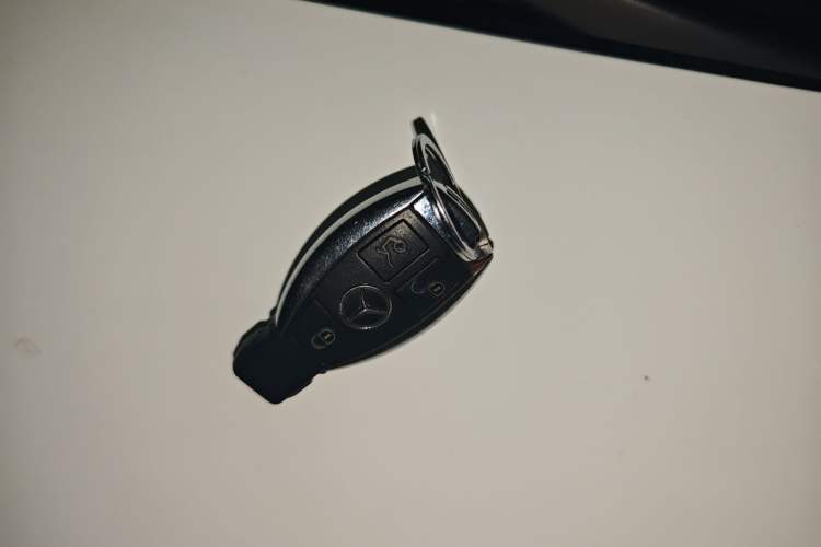 Used Mercedes-Benz C-Class 2017 Facelift C 200 L Sport Edition Vehicle Key
