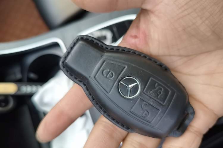 Used Mercedes-Benz C-Class 2017 C 200 L Sport Edition Vehicle Key