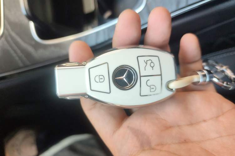 Used Mercedes-Benz C-Class 2017 C 200 L Sport Edition Vehicle Key