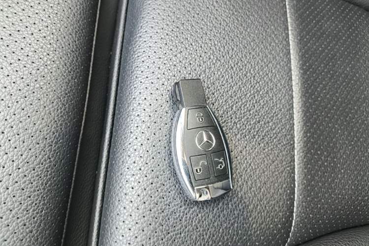 Used Mercedes-Benz C-Class 2017 Facelift C 200 L Sport Edition Vehicle Key