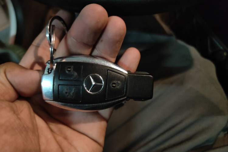 Used Mercedes-Benz C-Class 2017 Facelift C 200 L Sport Edition Vehicle Key
