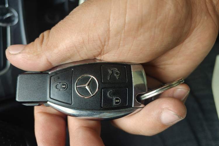 Used Mercedes-Benz C-Class 2017 Facelift C 200 L Sport Edition Vehicle Key