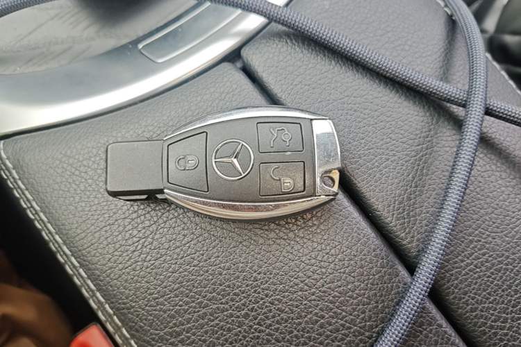 Used Mercedes-Benz C-Class 2017 Facelift C 200 L Sport Edition Vehicle Key