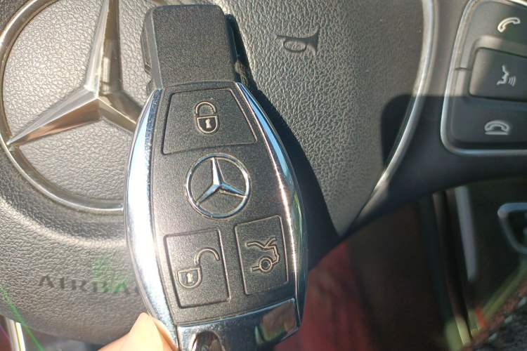 Used Mercedes-Benz C-Class 2017 Facelift C 200 Station Wagon Vehicle Key