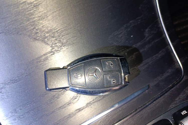 Used Mercedes-Benz C-Class 2017 C 200 L Sport Edition Vehicle Key