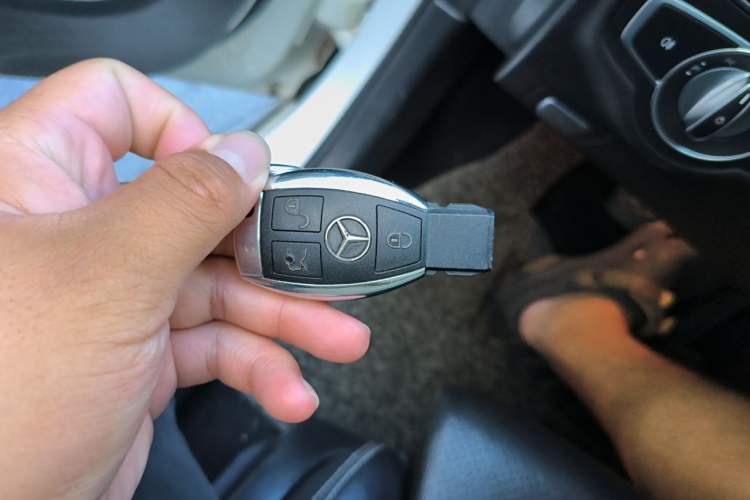 Used Mercedes-Benz C-Class 2017 Facelift C 200 L Vehicle Key