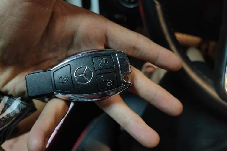 Used Mercedes-Benz C-Class 2017 C 200 L Vehicle Key