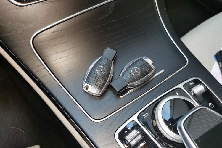 Used Mercedes-Benz C-Class 2017 Facelift C 200 L Sport Edition Vehicle Key