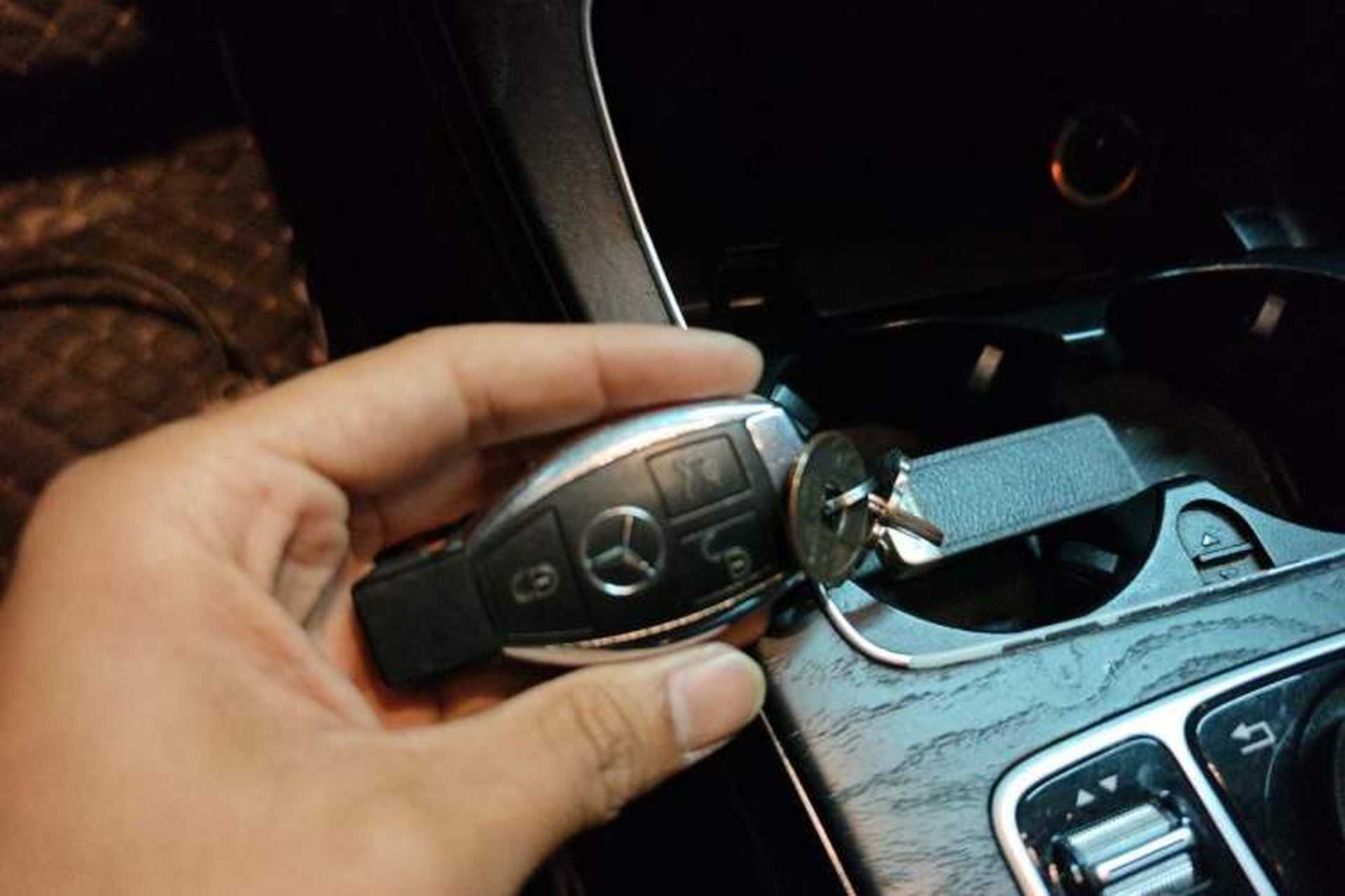 Used Mercedes-Benz C-Class 2017 Facelift C 200 L Sport Edition Vehicle Key
