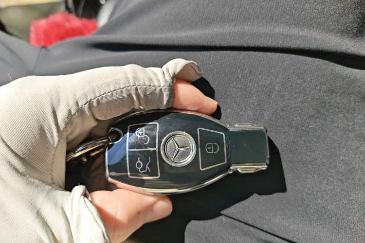 Used Mercedes-Benz C-Class 2017 Facelift C 200 L Sport Edition Vehicle Key