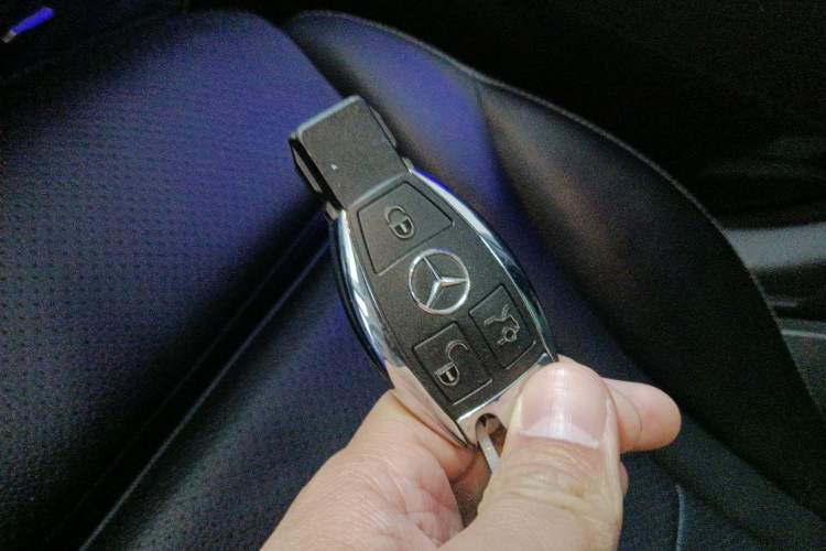 Used Mercedes-Benz C-Class 2017 Facelift C 200 L Sport Edition Vehicle Key