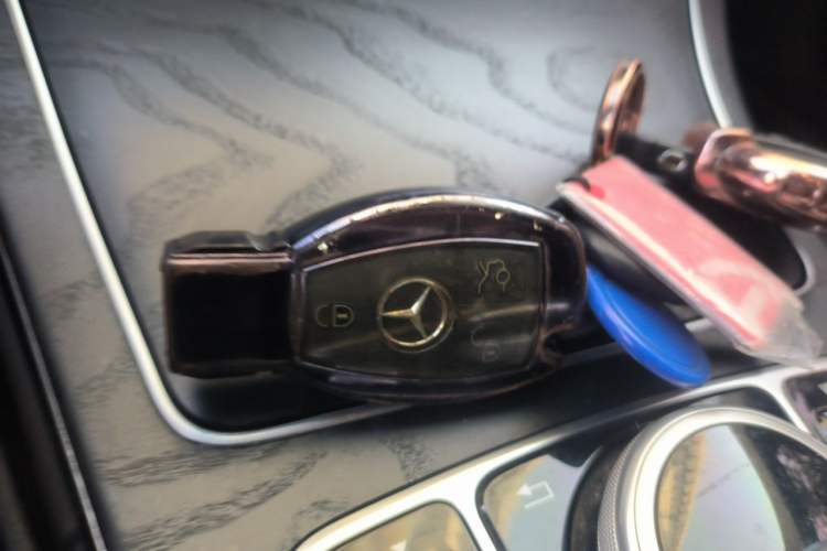 Used Mercedes-Benz C-Class 2017 Facelift C 200 L Sport Edition Vehicle Key