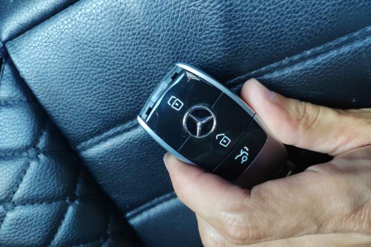 Used Mercedes-Benz C-Class 2017 C 180 L Sport Edition Vehicle Key