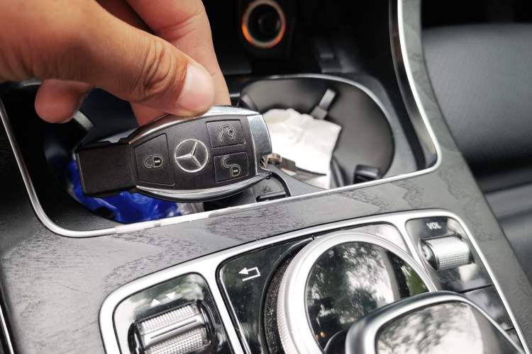 Used Mercedes-Benz C-Class 2017 Facelift C 200 L Sport Edition Vehicle Key