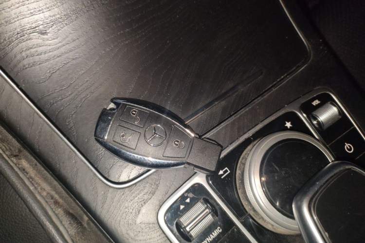 Used Mercedes-Benz C-Class 2017 Facelift C 200 L Sport Edition Vehicle Key
