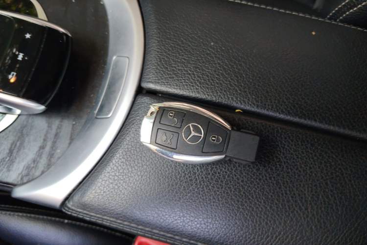 Used Mercedes-Benz C-Class 2017 C 200 L Sport Edition Vehicle Key
