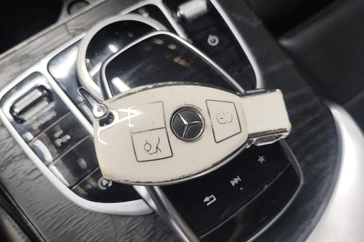 Used Mercedes-Benz C-Class 2017 Restyled C 180 L Fashion Edition Sport Version Vehicle Key