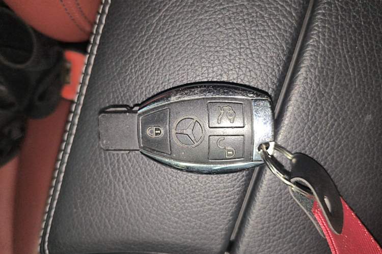 Used Mercedes-Benz C-Class 2017 Restyled C 200 Sport Edition Vehicle Key