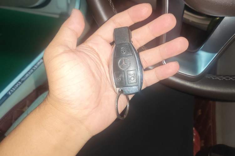 Used Mercedes-Benz C-Class 2017 C 200 L Vehicle Key