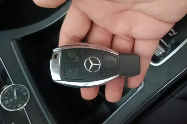 Used Mercedes-Benz C-Class 2017 C 200 L Sport Edition Vehicle Key