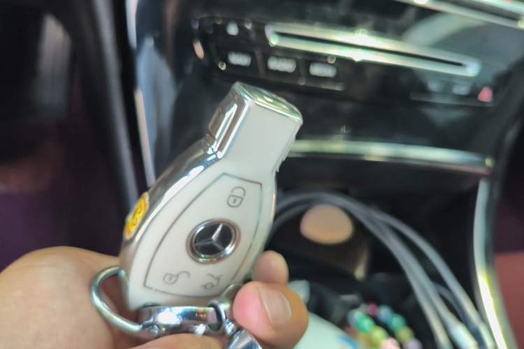 Used Mercedes-Benz C-Class 2017 Restyled C 200 Sport Edition Vehicle Key