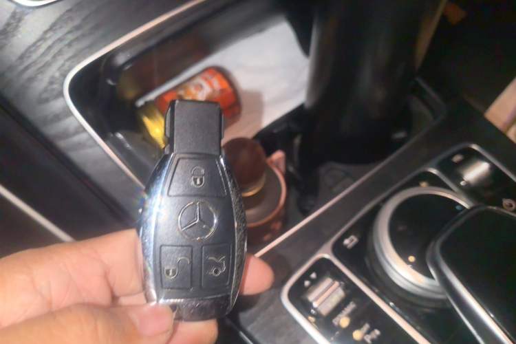 Used Mercedes-Benz C-Class 2017 Facelift C 200 Station Wagon Vehicle Key