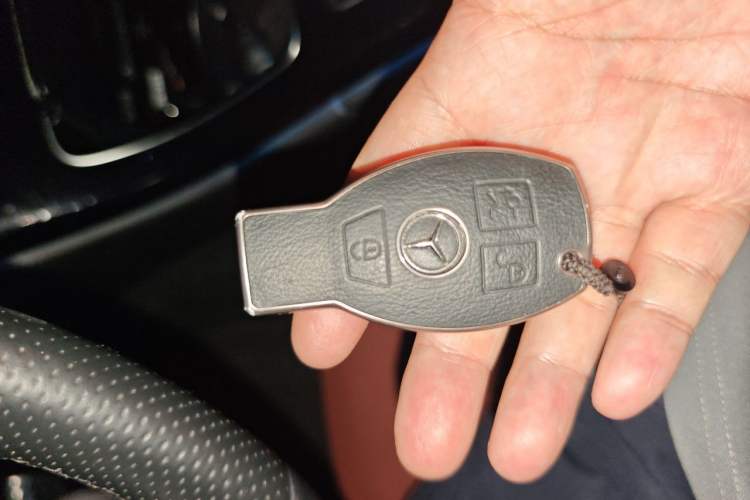 Used Mercedes-Benz C-Class 2017 C 200 Sport Edition Vehicle Key