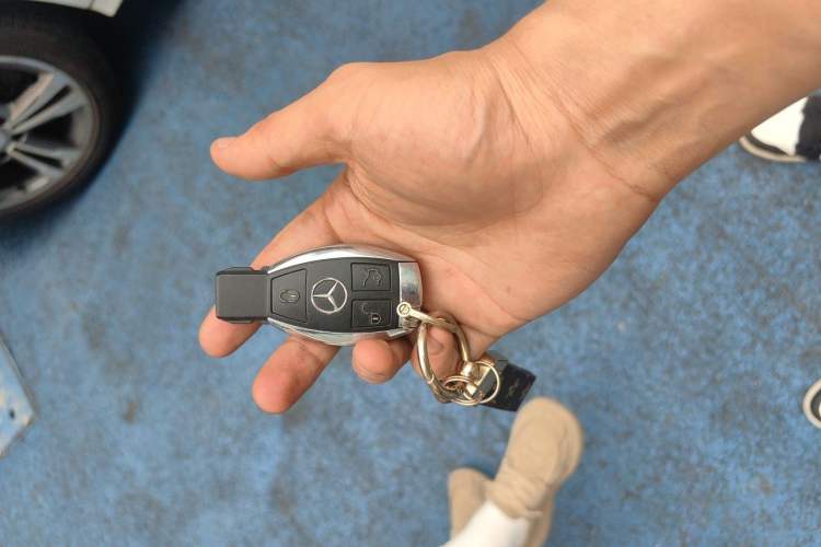 Used Mercedes-Benz C-Class 2017 C 200 L Sport Edition Vehicle Key