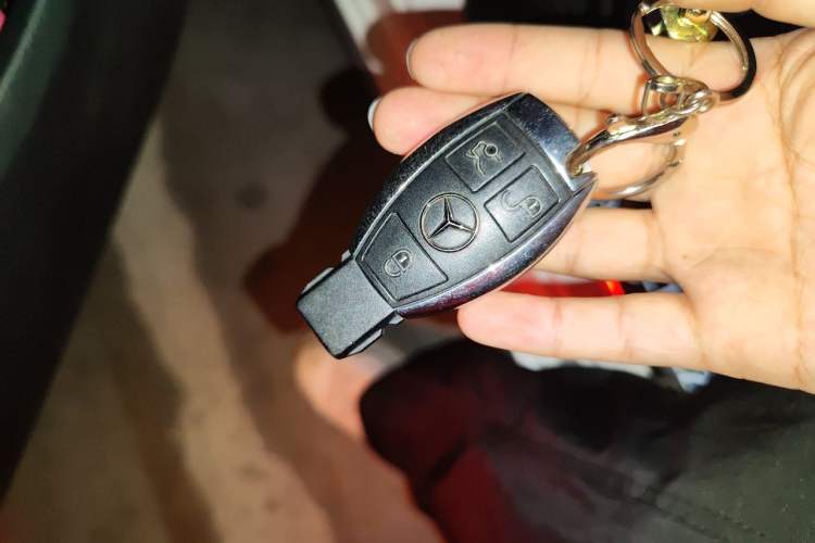 Used Mercedes-Benz C-Class 2017 Facelift C 200 L Sport Edition Vehicle Key