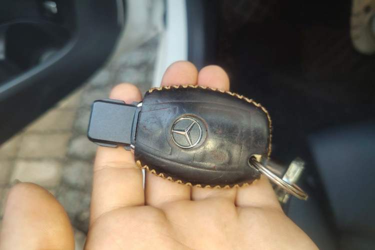 Used Mercedes-Benz C-Class 2017 C 200 L Sport Edition Vehicle Key