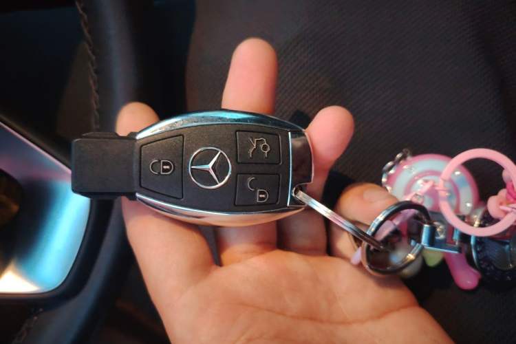 Used Mercedes-Benz C-Class 2017 Facelift C 200 L Sport Edition Vehicle Key