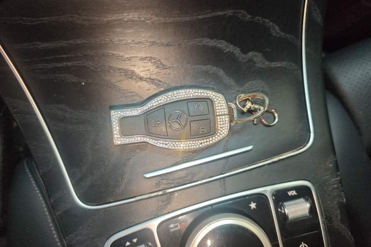 Used Mercedes-Benz C-Class 2017 Facelift C 200 L Sport Edition Vehicle Key