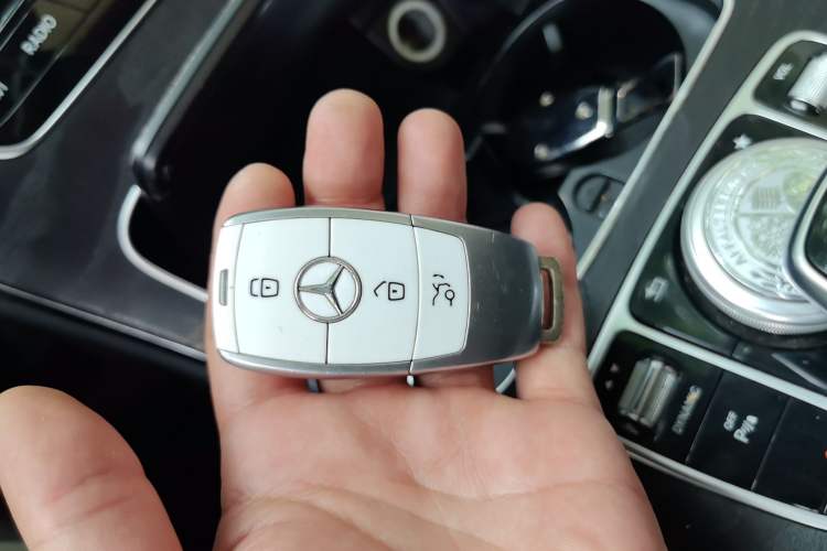 Used Mercedes-Benz C-Class 2017 Facelift C 200 L Sport Edition Vehicle Key