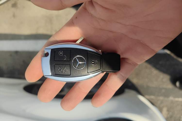 Used Mercedes-Benz C-Class 2017 Facelift C 200 L 4MATIC Sport Edition Vehicle Key