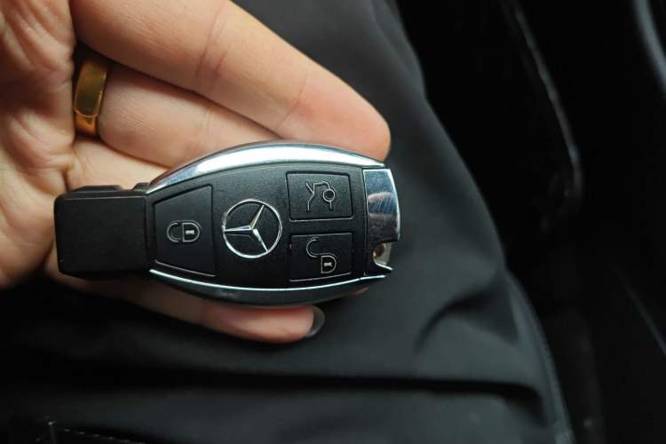 Used Mercedes-Benz C-Class 2017 Facelift C 200 L Sport Edition Vehicle Key