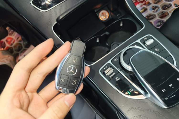 Used Mercedes-Benz C-Class 2017 Facelift C 200 L Sport Edition Vehicle Key