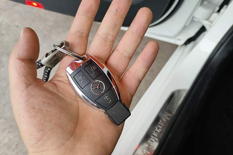 Used Mercedes-Benz C-Class 2017 Restyled C 200 Sport Edition Vehicle Key