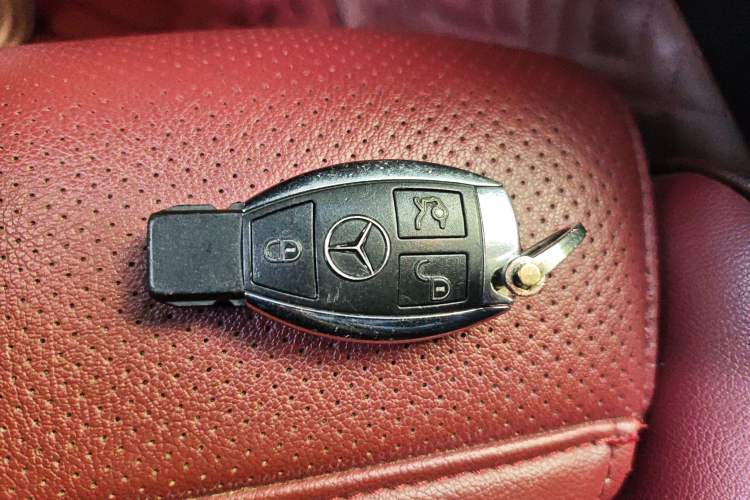 Used Mercedes-Benz C-Class 2017 C 200 L Sport Edition Vehicle Key