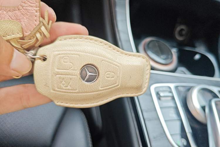 Used Mercedes-Benz C-Class 2017 Facelift C 200 L Sport Edition Vehicle Key