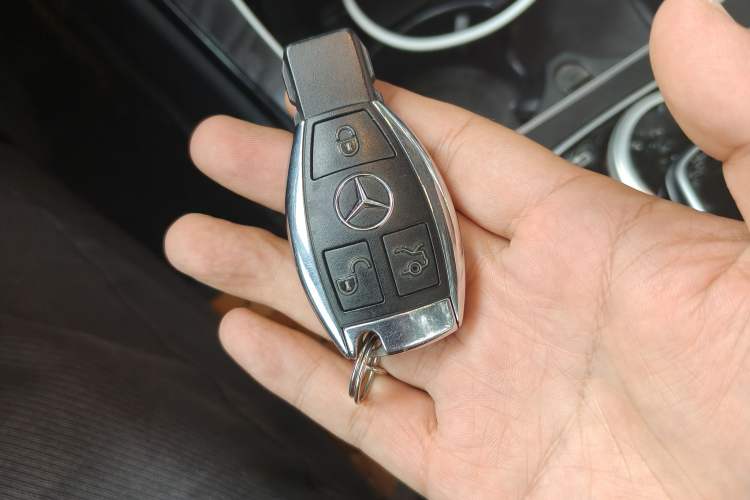 Used Mercedes-Benz C-Class 2017 Facelift C 200 L Sport Edition Vehicle Key