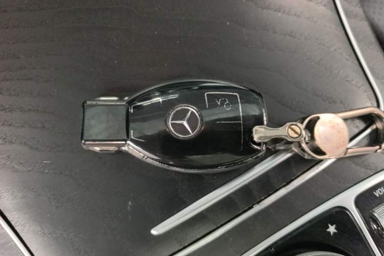 Used Mercedes-Benz C-Class 2017 Facelift C 200 L Sport Edition Vehicle Key