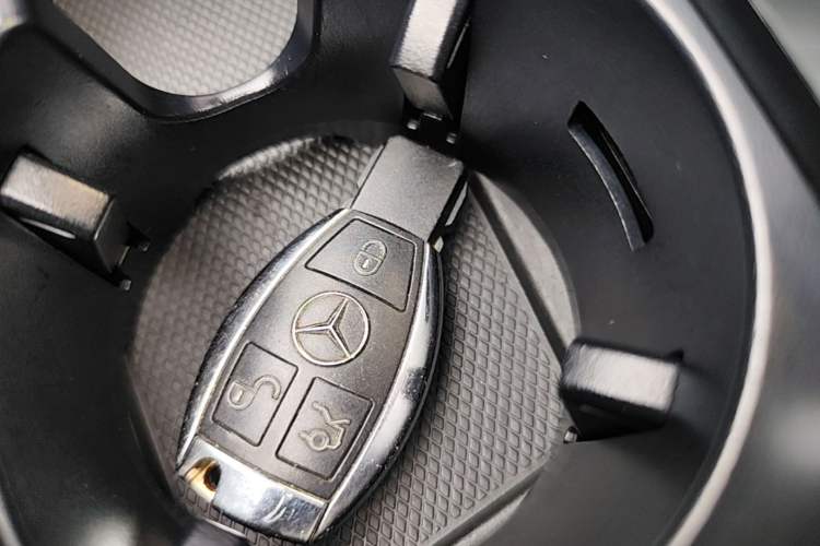 Used Mercedes-Benz C-Class 2017 Facelift C 200 L Vehicle Key